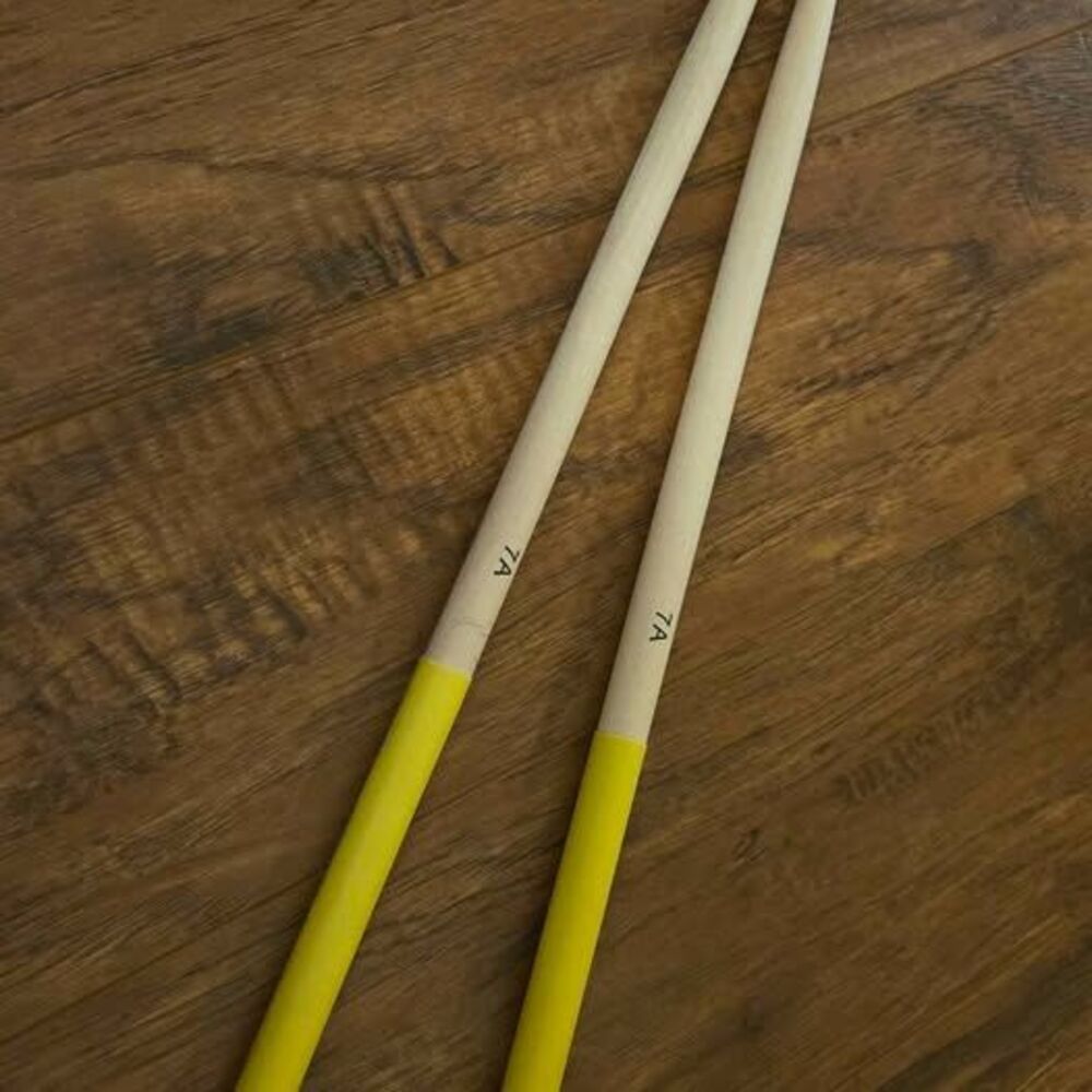 7A Drumsticks with Yellow Grip – Pair